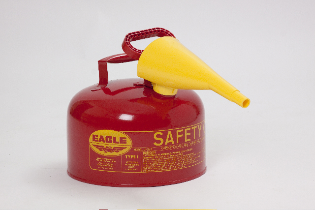 2.5 gal Capacity Eagle UI-25-FSG Green with Funnel Metal Safety Gas Can 